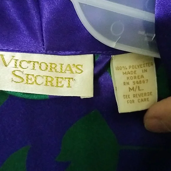Vintage Victoria's Secret Gold Label Robe - Picture 7 of 16